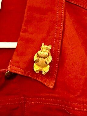 Vintage Daria Hippo Brooch Gold Tone Red Eyes Hippopotamus Animal Pin